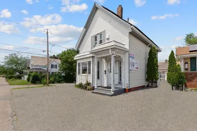 616 Centre St 1