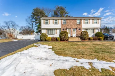 73 IndiAn MeAdow Drive #A 1