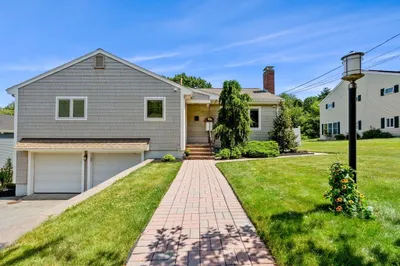 60 Ridgewood Rd