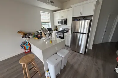 301-305 Dudley St #8 1