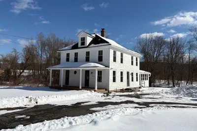 208 Greenfield Rd 1
