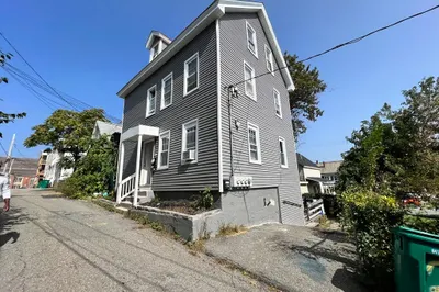 20 Water St Lane 1