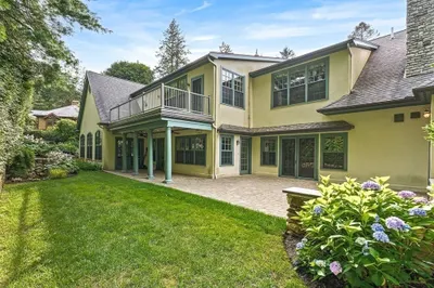 26 Swan Road 1