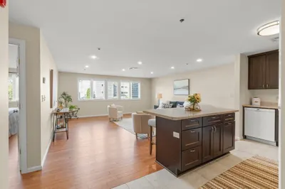 38 Dunham Rd #204 1