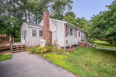22 Cedar St