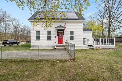 73 Laurel St