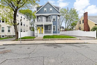 11 Lorette St #2