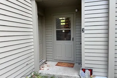 60 S River Rd #3