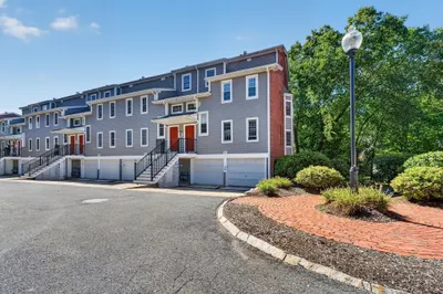 20.0 N Stone Mill Dr #1026 1