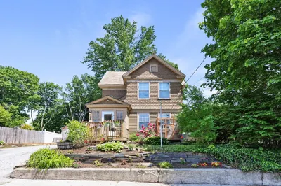 42 Briggs Ave 1