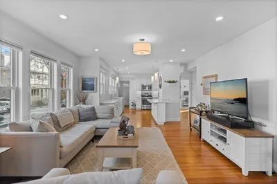 231 Spring St #1