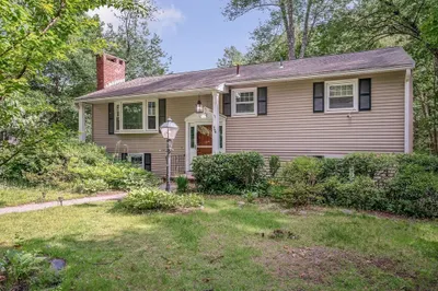 76 Maple St 1