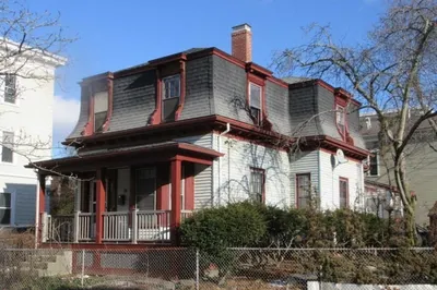 42 Putnam Avenue
