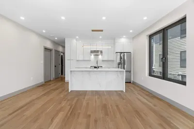32 Mckone Street 1