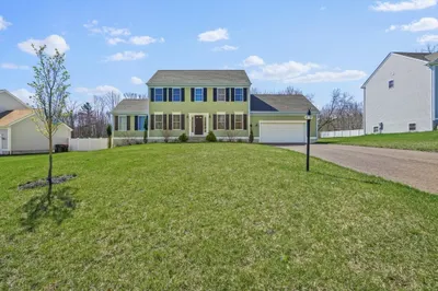 190 Goldfinch Dr