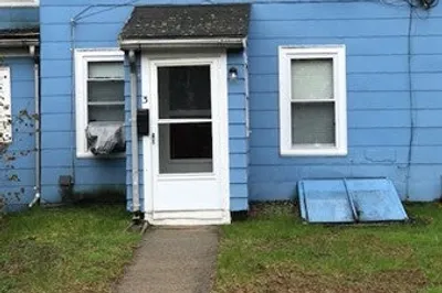 17 E Main St #3
