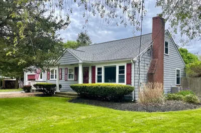 205 Woodlawn Cir 1