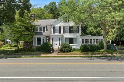 406 Main St 1