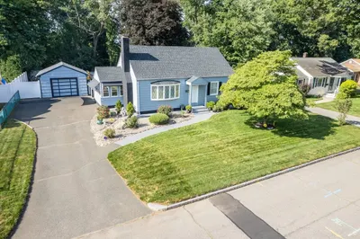 12 Kenway Dr 1