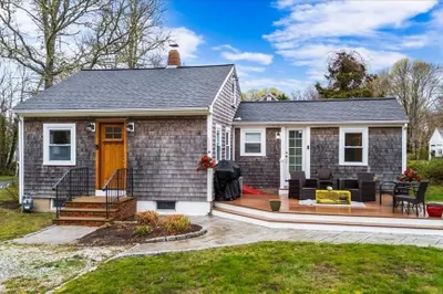 34 Railroad Ave