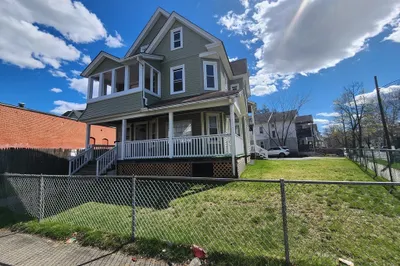192-194 Dickinson St