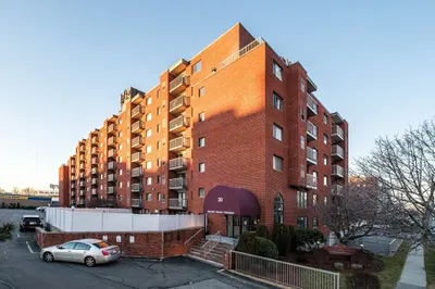 8 Ninth St #501