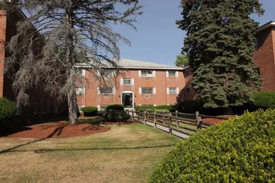 9 Glen Ave #18