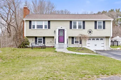 8 Green Acres Dr 1