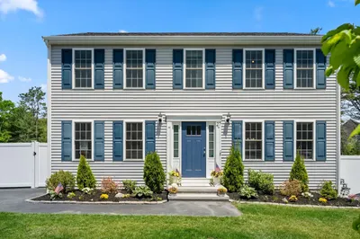 27 Copper Lantern Dr 1