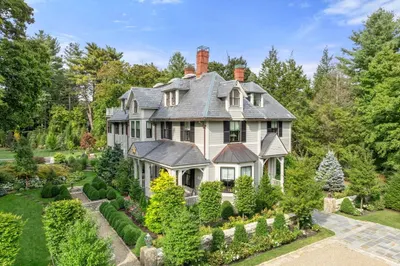 215 Boston Post Rd