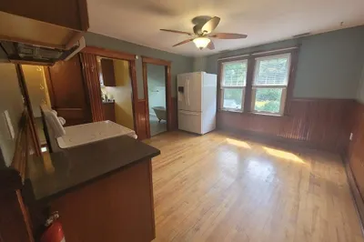 4 Washington St #B 2nd Floor 1