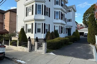 452 Osborn Street 1