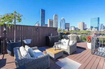 14 Wellington St #2