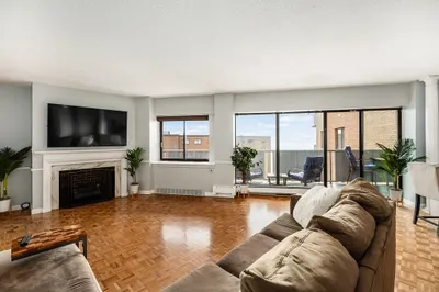 300 Lynn Shore Dr #807 1