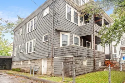 42 Belmont St 1