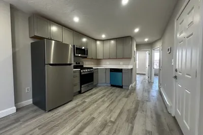 90 Hammond Street #4 1
