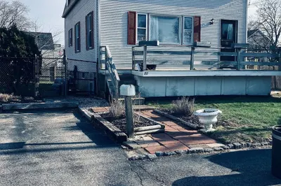 22 G St #- 1