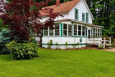 8 Benjamin Rd
