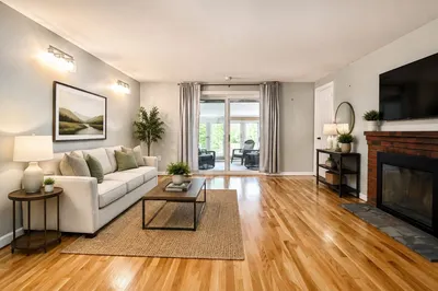 9 Champlain Dr 1