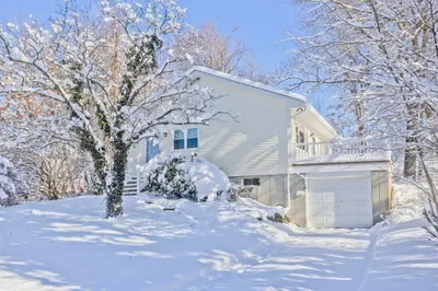 46 Glenn St