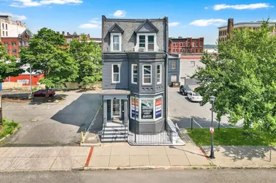 284 Maple St 1