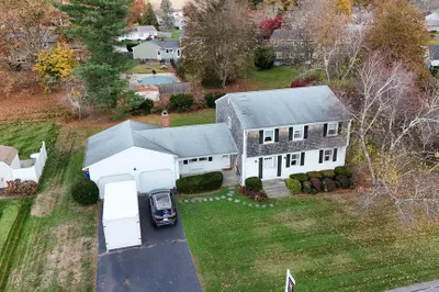 90 Ferncliffe Rd 1