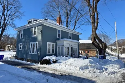 31-33 Roosevelt St