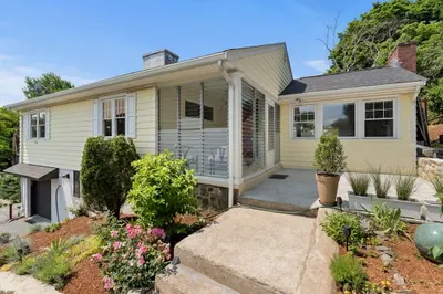 10 Ridge St