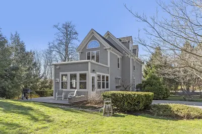 279 Willow Ave