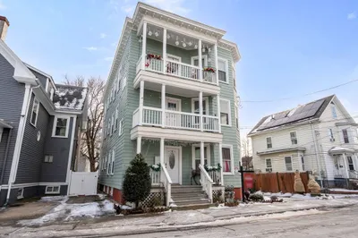 21 Houghton St #2