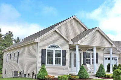 11 Sterling Blvd #11 1