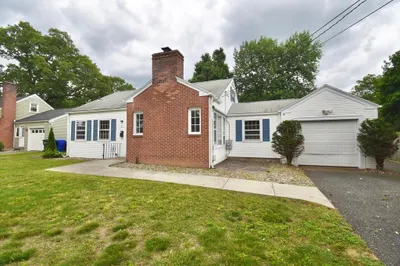 17 Old Brook Rd