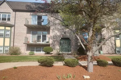 100 Oak Lane #10 1