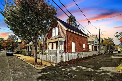 112 Jackson St 1